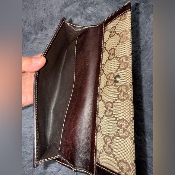 Classic Gucci Monogram Wallet - Picture 5 of 16